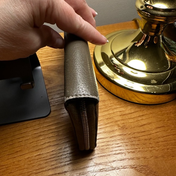 Celine Vintage Taupe Leather Zip Wallet. EUC. - Picture 6 of 8